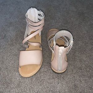 American eagle sandals!!